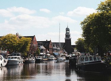 Hausboot im Hafen von Lemmer - 16