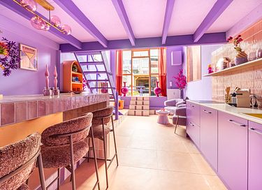 Stilvoll übernachten in einer violetten Oase - 13