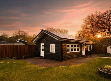 Romantic suite with sauna and hot tub - 24