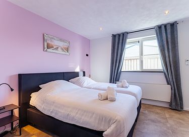 Spacious holiday home with hot tub and garden - 23