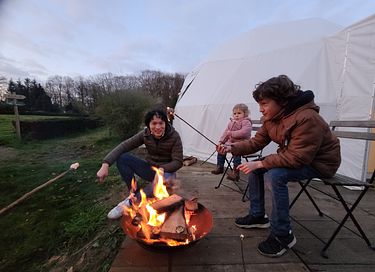 Glamping tent with bathroom and kitchen near forest - 20