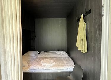 Uniek tiny house tussen de bomen - 7