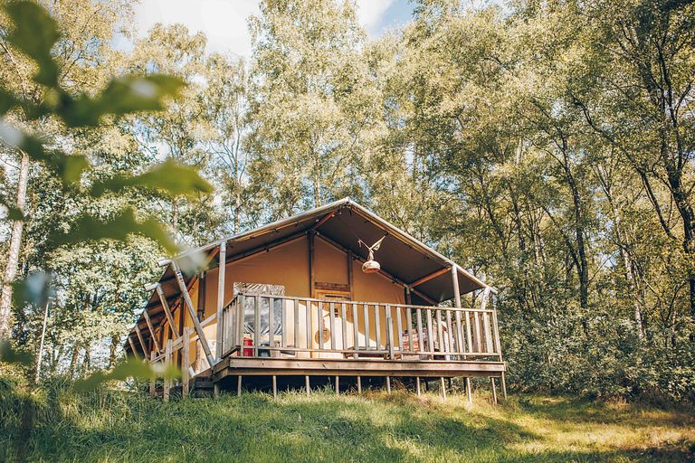Tente safari de luxe en camping polyvalent - 1
