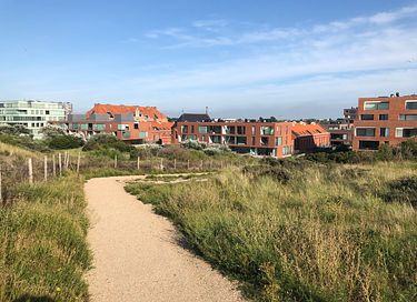 Aan het strand in een historisch ziekenhuis - 17