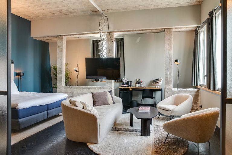 Luxe suite (45m2) in boutique hotel met bad - 1