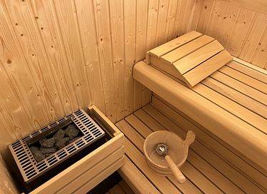 Romantic holiday home with sauna - 12