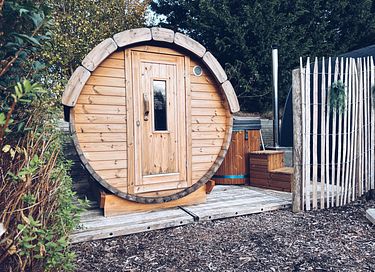 Wellness Pod with private hot tub and sauna - 3