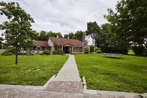 Group accommodation by the Frisian water - 3