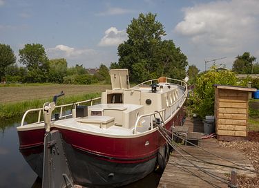 Charming houseboat in a peaceful environment - 9