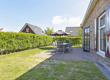 Spacious group home near the coast of Zeeland - 4
