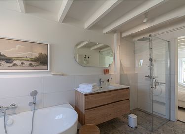 Attractive bungalow with outdoor shower - 18