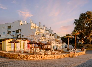 Luxury apartment with sea view on the beach - 16
