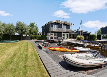 Family villa with wellness on the Sneekermeer - 2