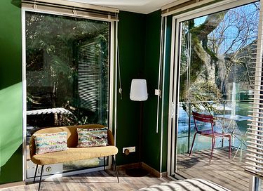 Tiny house with waterfront wellness - 9