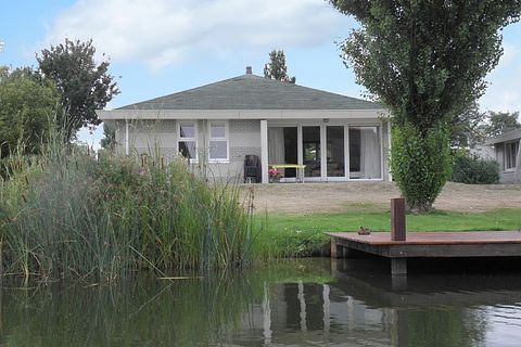 Comfortable holiday home with spacious garden - 2