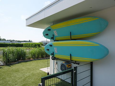 Luxe villa aan het water met omheinde tuin - 2