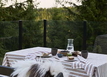 Breathtaking mirror house in Norway - 29
