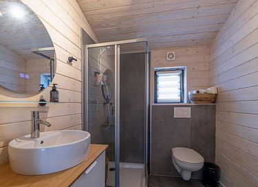 Houten vakantiehuis met meerzicht - 13