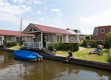 4-person chalet with private jetty - 4