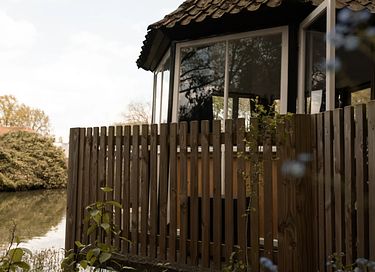 Waterfront teahouse with hot tub - 5