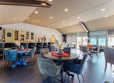 Spacious holiday home with hot tub and garden - 42