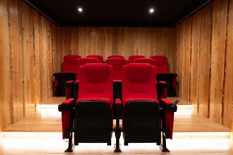 Gruppenunterkunft mit Kino und Wellness - 2