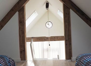 Ehemaliges Kutschenhaus mit Blick auf Wiesen - 24