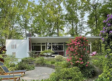 Design villa met grote bostuin in Limburg - 34