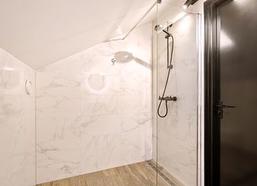 Modern house with bath close to the sea - 29