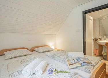 Vakantiechalet aan een meer in Bohinj - 20