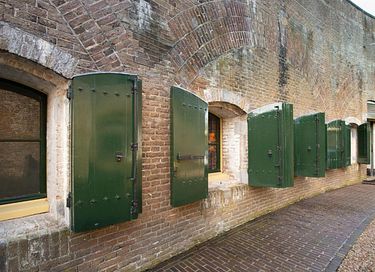 Luxury 5-person suite in a former fort - 20