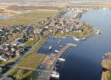 Appartement aan het water in Friesland - 13