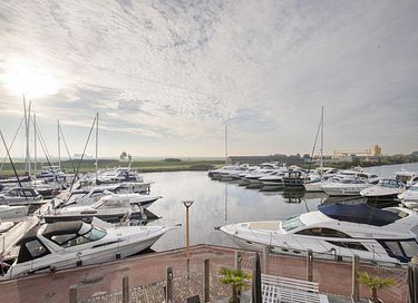 Stylish waterfront accommodation in Zeeland - 4