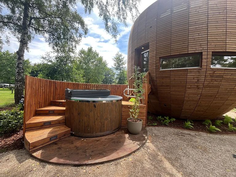 Chalet design avec bain à remous, sauna et terrasse sur le toit - 1