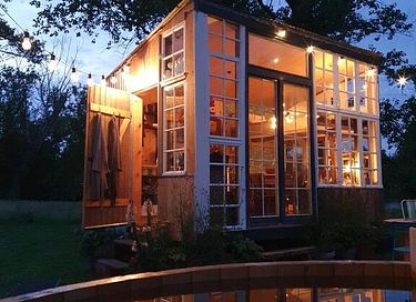Unique Tiny House with private hot tub - 12