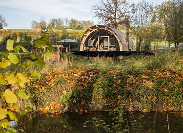 Luxe privé glamping aan het water met hottub - 29