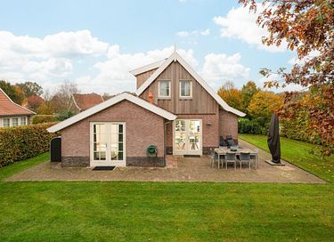 Kindvriendelijk vakantiehuis met trampoline - 2