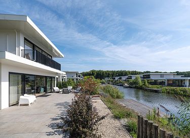 Wellness-Villa am Wasser mit Sauna - 3