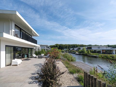 Wellness-Villa am Wasser mit Sauna - 3