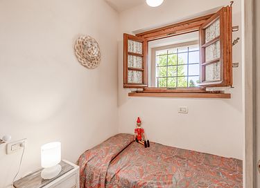 Vakantiehuis met een grote tuin en zwembad - 11