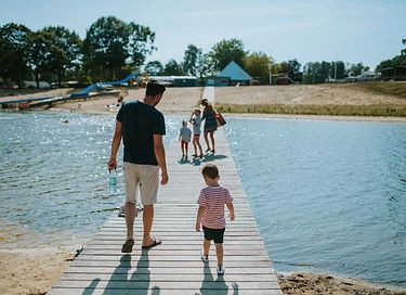 Houten vakantiehuis met meerzicht - 15