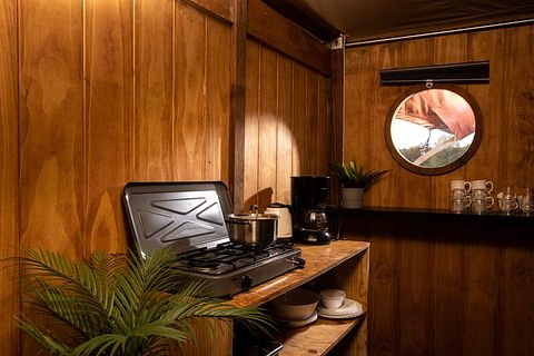 Luxury glamping lodge at versatile campsite - 4