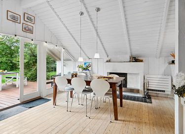 Vakantiehuis omgeven door groen met terras - 23