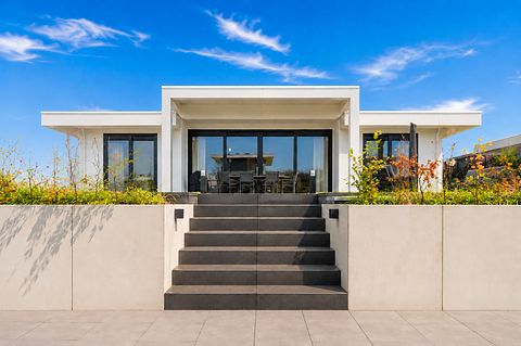 Luxuriöse Villa mit Whirlpool, Sauna und Steg - 2