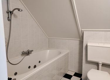 Maison spacieuse avec cheminée confortable - 9