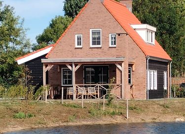 Ländliche Ferienwohnung am Wasser