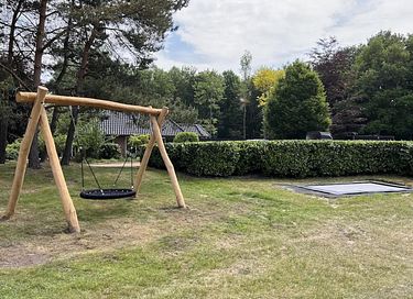 Kleurrijk tinyhouse met safari-slaaptent - 20