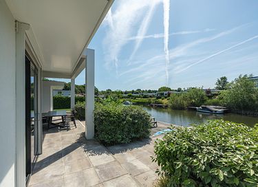 Villa moderne sur l'eau (8 personnes) avec climatisation - 17