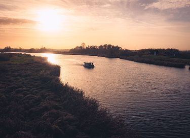 Luxury houseboat in nature reserve - 7