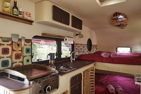 Caravane rétro avec sa propre plage - 5